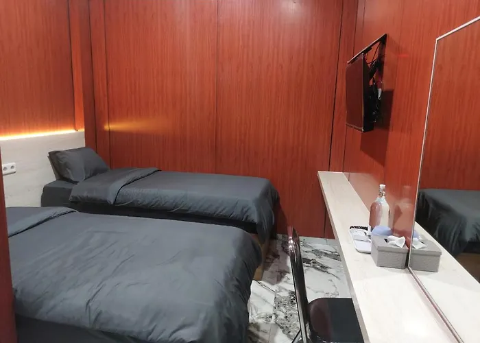 V Quin Hotel Semarang